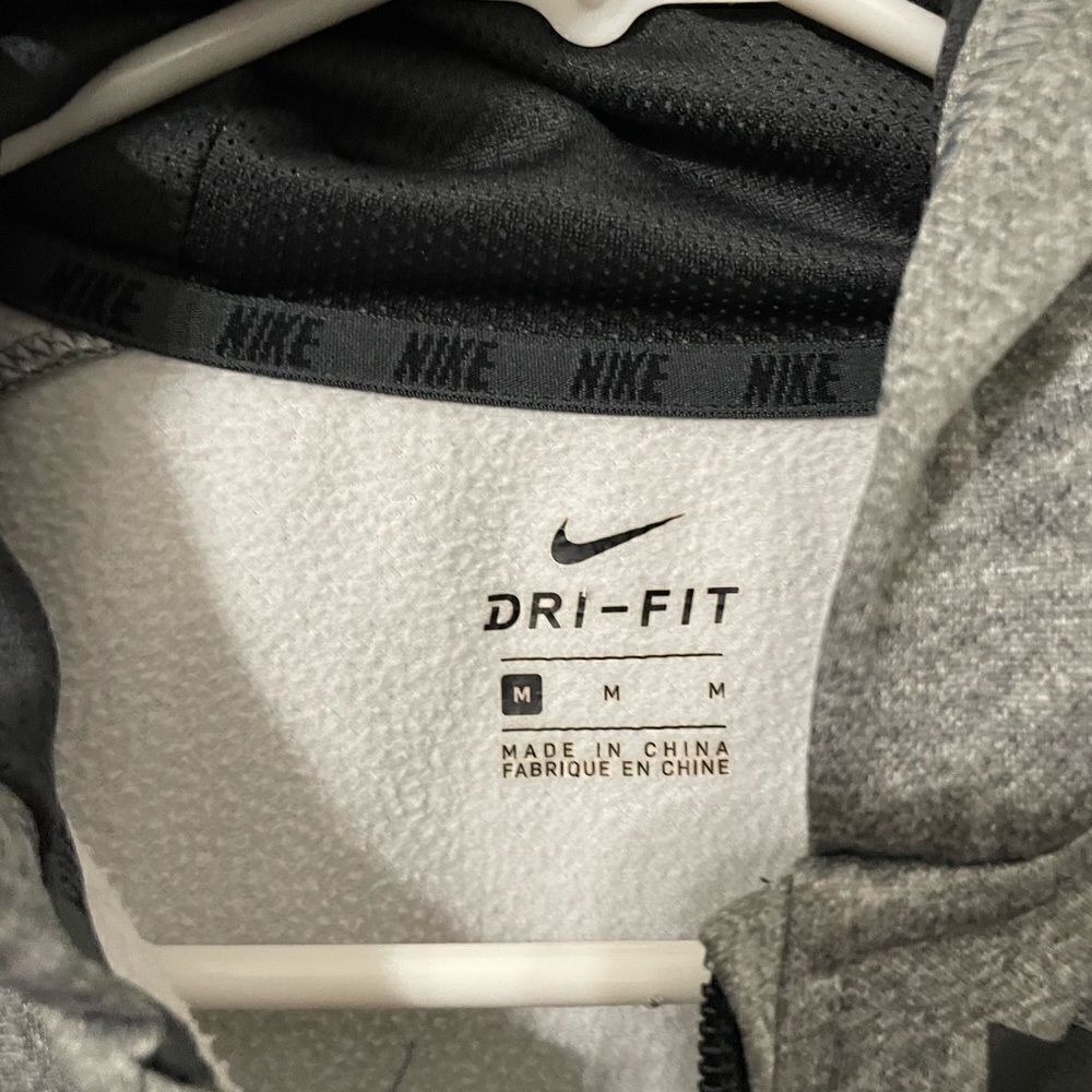 Nike full zip jacket  - Picture 5 of 6